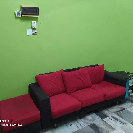 Homestay D' Tengah Bandar กัวลา รอมปิน ภายนอก รูปภาพ