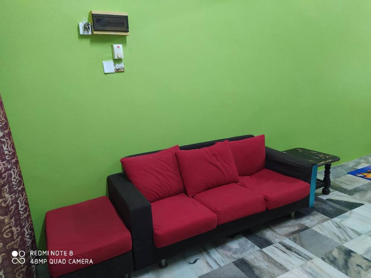 Homestay D' Tengah Bandar กัวลา รอมปิน ภายนอก รูปภาพ